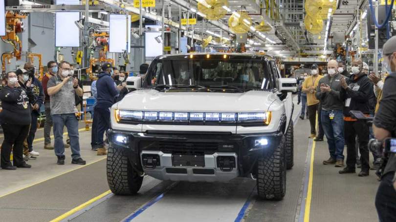 GM объявляет о первых поставках пикапа GMC Hummer EV